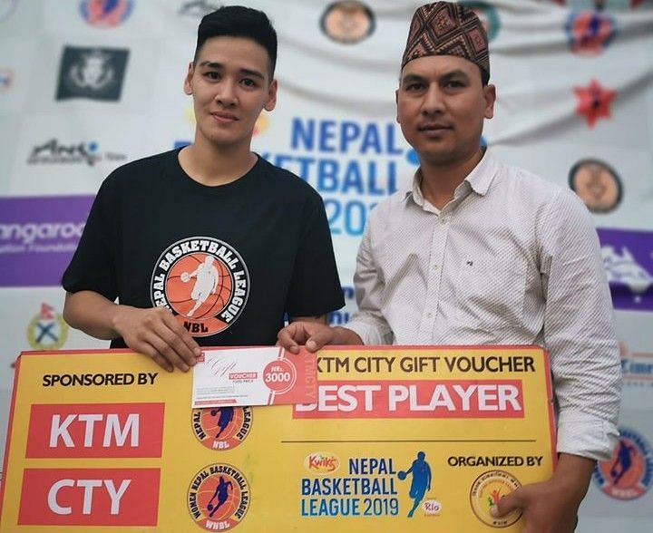 Allana May Lim (L) of ISO Kites was declared player of the match