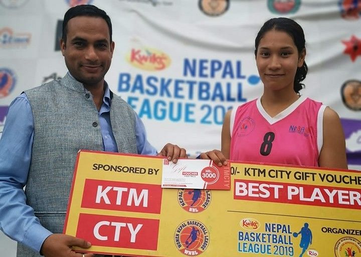 Alina Gurung (R) of Samriddhi Gorillas was adjudged player of the match