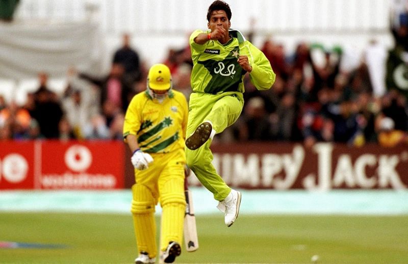 Shoaib Akhtar is gung-ho after yorking Aussie captain Steve Waugh in a tight run chase