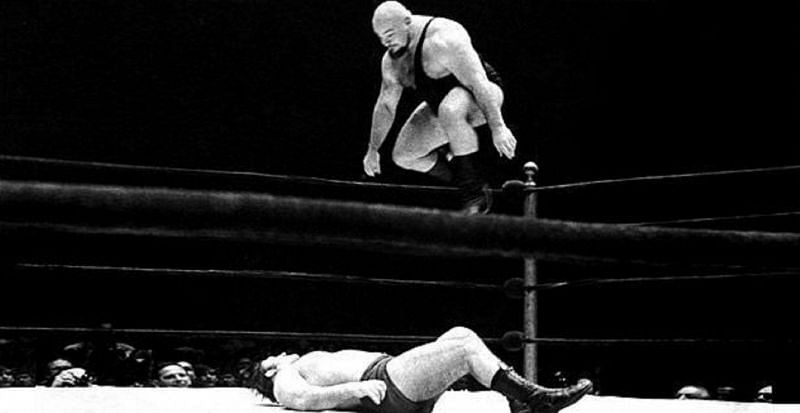 Ivan Koloff flies from the turnbuckle toward a dazed Sammartino.