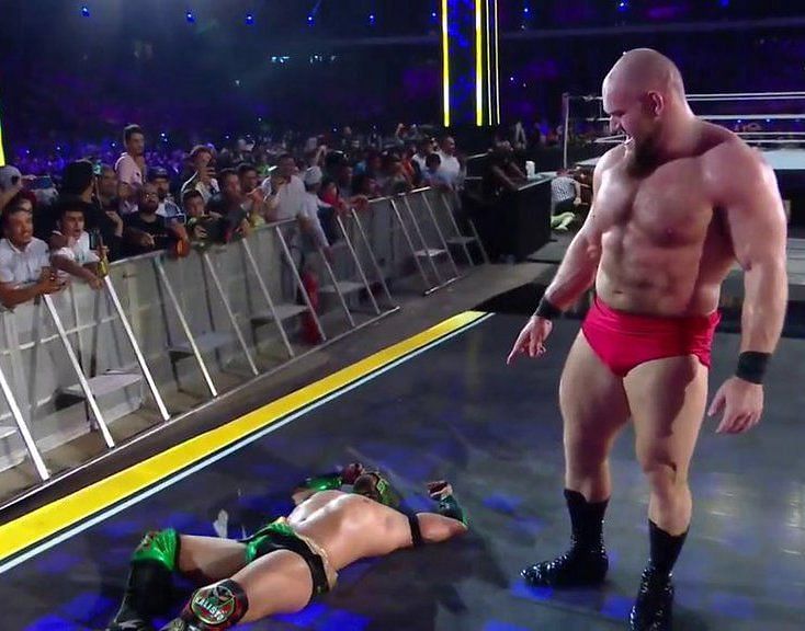 WWE Super ShowDown: Lars Sullivan vs Lucha House Party