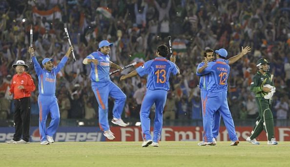 India defeated Pakistan to reach the 2011 World Cup finals