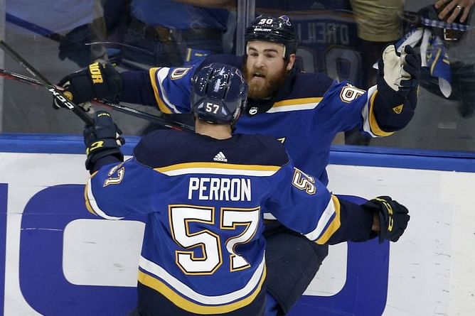 Blues beat Bruins 4-2 to knot Stanley Cup Final at 2-2