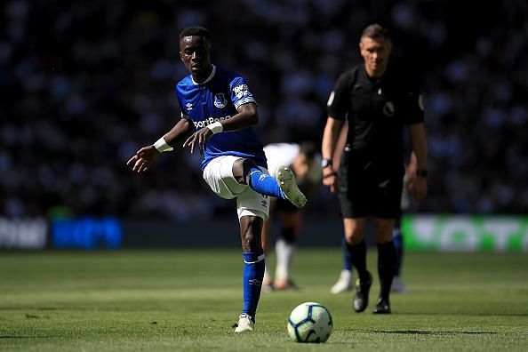 The tough-tackling midfielder, Idrissa Gueye, has been linked with a move to PSG in the press of late.