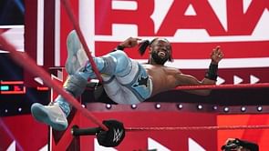 WWE न्यूज: WWE चैंपियन कोफी किंग्सटन को पूर्व चैंपियन ने बुरी तरह पीटकर घायल किया