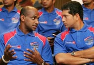 Sri Lanka's Sanath Jayasuriya (L)