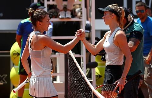 Simona Halep(L) and Elina Svitolina