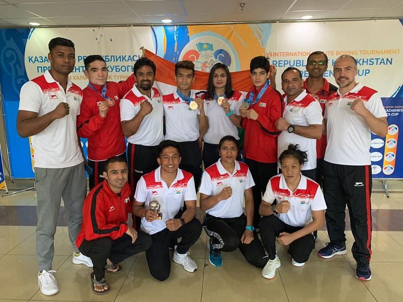 The Indian boxers pose with their medals