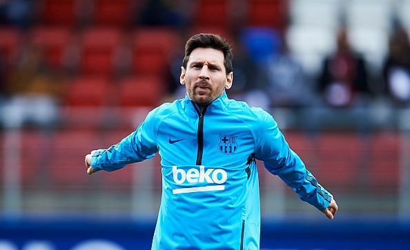 Lionel Messi trains for Barcelona.