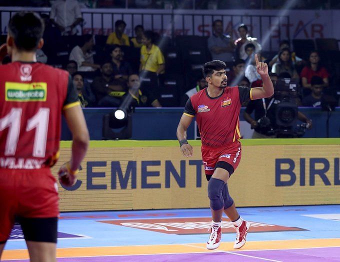 Pawan Kumar Sehrawat celebrating after a successful raid (Pic Courtesy - @ProKabaddi)