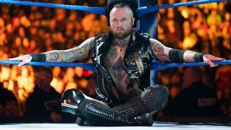 Aleister Black, in his usual pose