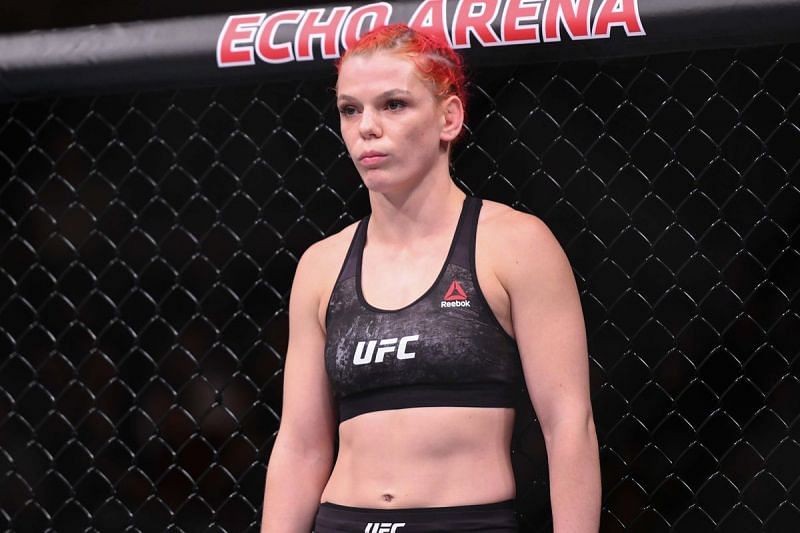 Can Canada&#039;s Gillian Robertson overcome Sarah Frota?