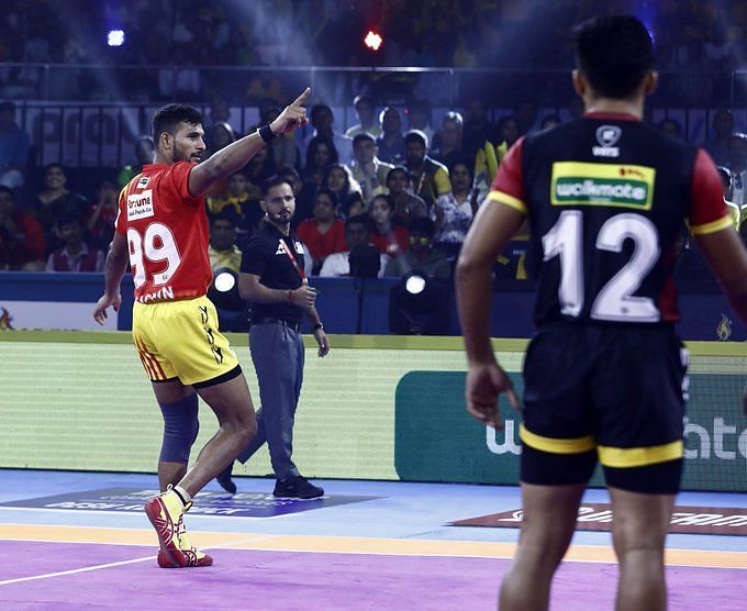 Gujarat&#039;s Sachin after winning a raid point (Courtesy - @ProKabaddi)