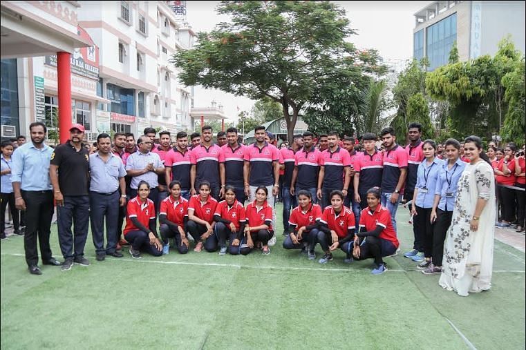 Jaipur Pink Panthers squad on their promotional visit