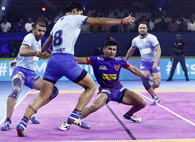 Pro Kabaddi 2019: Dabang Delhi K.C. register a narrow 30-29 win against Tamil Thalaivas