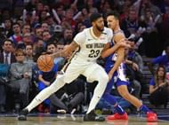 Anthony Davis posting up against the 76ers