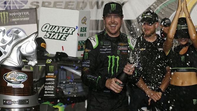 Kurt Busch beats brother Kyle at Quaker State 400