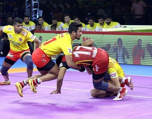 Gujarat Fortune Giants destroy the Bengaluru Bulls in a heated clash