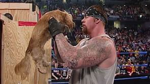 WWE History: Big Show gives The Undertaker a puppy on SmackDown