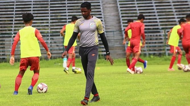 Bibiano Fernandes way of a "fit" Sri Lankan side