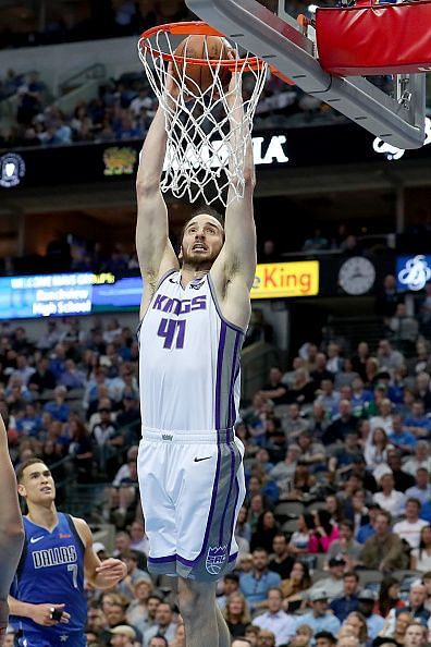 Kosta Koufos with the Kings