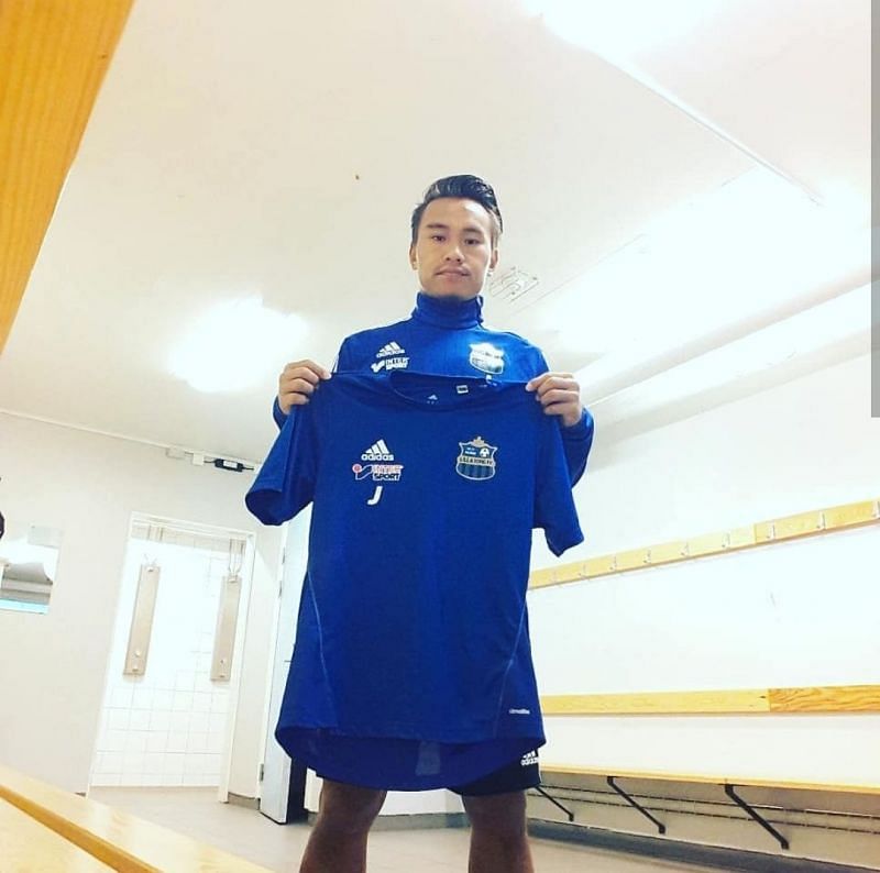 Ratobe Poireng will don the #17 jersey of his new club (Image credits: Ratobe Poireng Instagram)