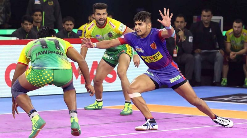 Dabang Delhi destroy the Patna Pirates in a fierce clash with the score 38-35