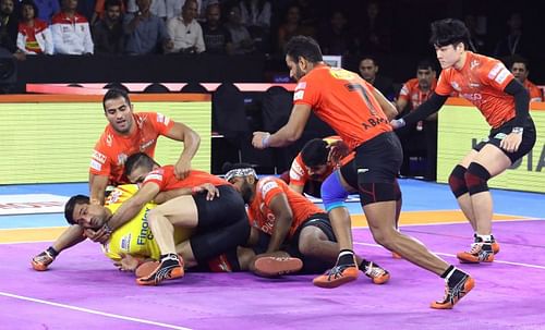 U Mumba's defenders put up a good show against Gujarat