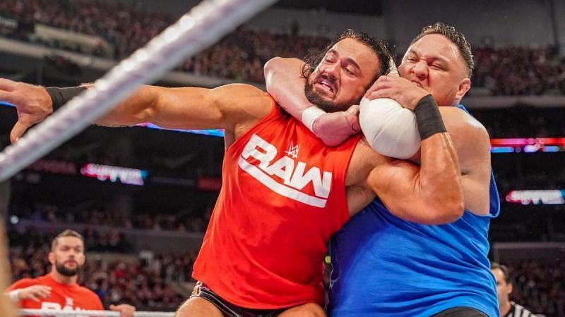 Samoa Joe puts the squeeze on Drew McIntyre