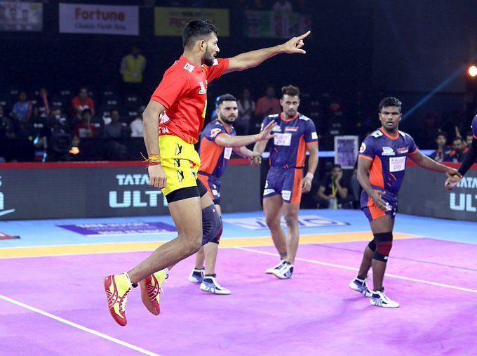 Bengal Warriors clinched the victory over the home team, Gujarat Fortune Giants