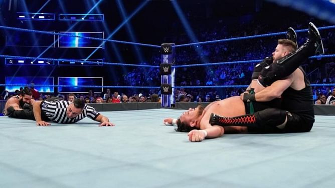 SmackDown में रोमन की जीत और ओवेंस के साथ हुई नाइंसाफी के बाद ट्विटर पर फैंस की प्रतिक्रियाएं