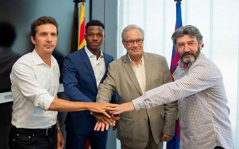 Fati signed a contract extension with Barcelona