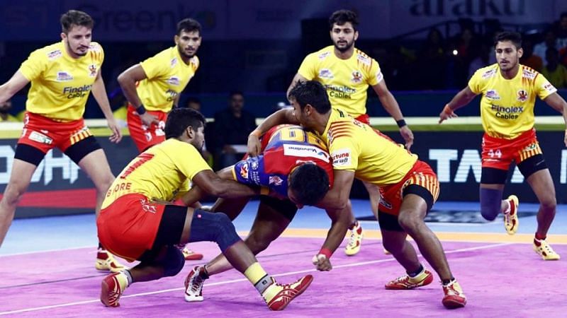 Pro Kabaddi Live Score: Gujarat Fortune Giants v Dabang Delhi K.C. Live ...