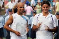 Federer beats Blake for his second Cincinnati title in 2007