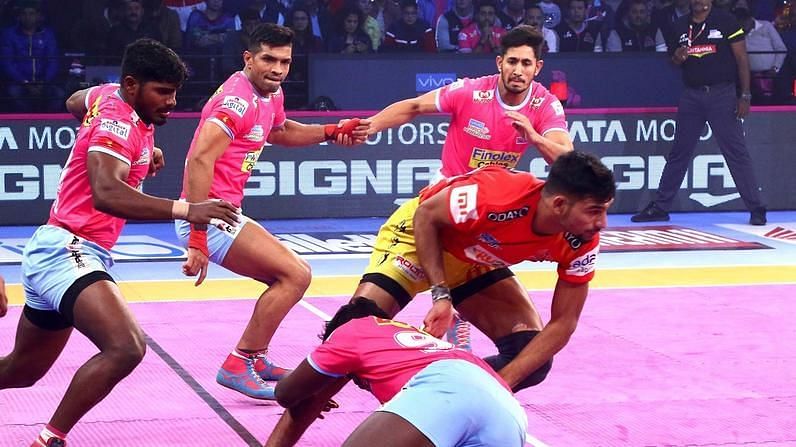 Gujarat Fortune Giants seek to retaliate tonight against Jaipur Pink Panthers.