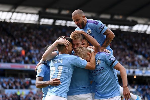 Manchester City celebrate Kevin De Bruyne&#039;s 2nd-minute goal.