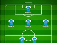 Lozano in his favored position on the left in a 4-2-3-1