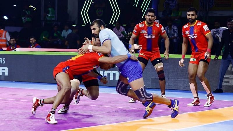 Ajay Thakur salvaged a draw with the final raid of the match