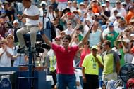 Federer soaks in the applause after his 7th Cincinnati title in 2015