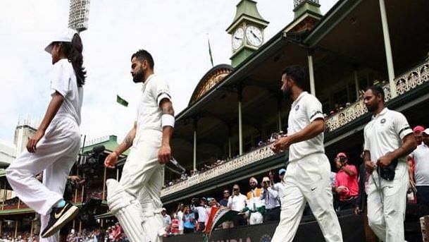 Hindi Cricket News: तीसरे दिन काली पट्टी बांधकर खेलने उतरी टीम इंडिया, कोहली ने लिखा भावुक पोस्ट