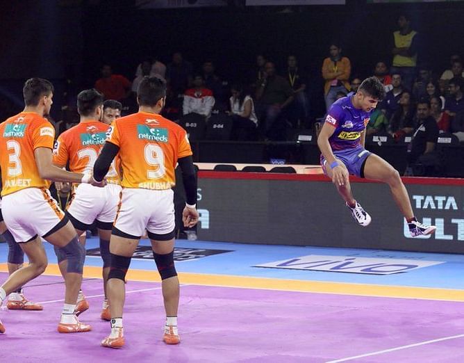 Pro Kabaddi 2019, Dabang Delhi vs U Mumba: Home team destroys former champions for a dominating win