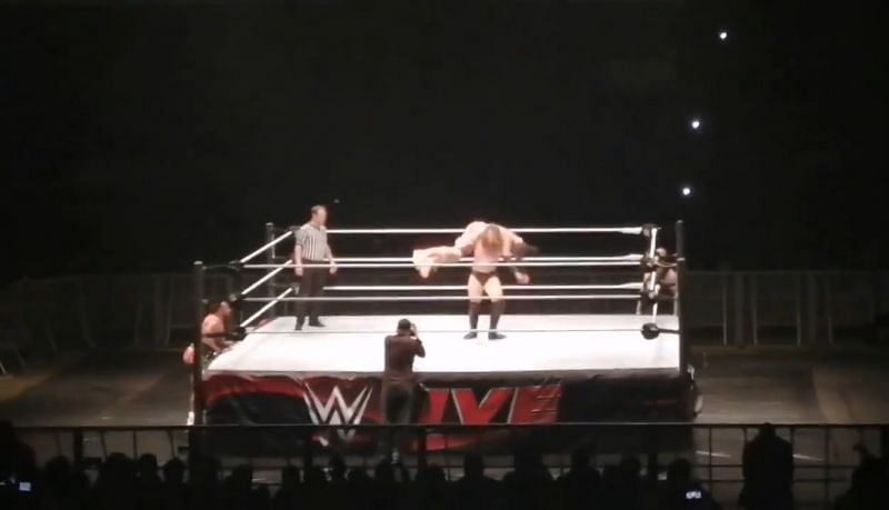 Bryan vs Kofi at a live event
