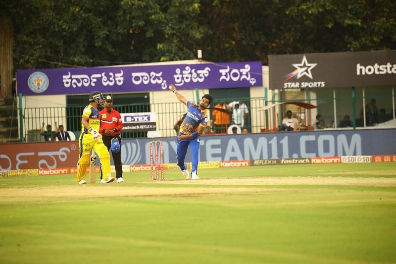 Vinay Kumar is seen in action against the Mysuru Warriors