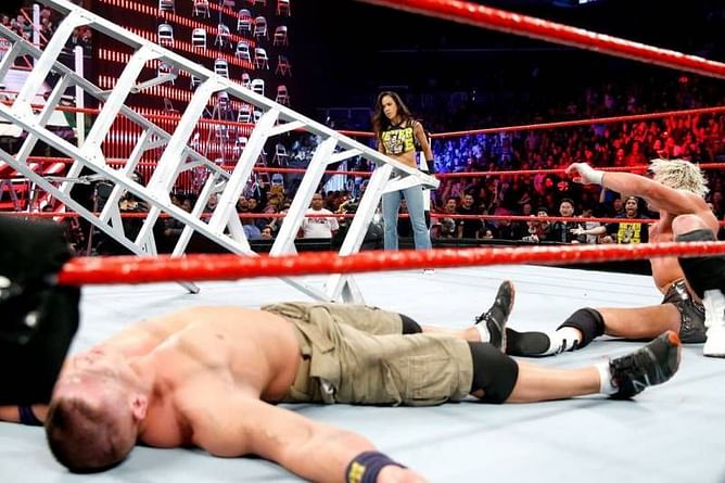 10 WWE महिला रेसलर्स जिन्होंने कैरेक्टर में बदलाव करते हुए साथी रेसलर्स पर अटैक किया