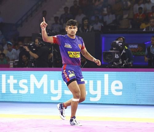 It was difficult to separate Dabang Delhi and Bengaluru Bulls on the night