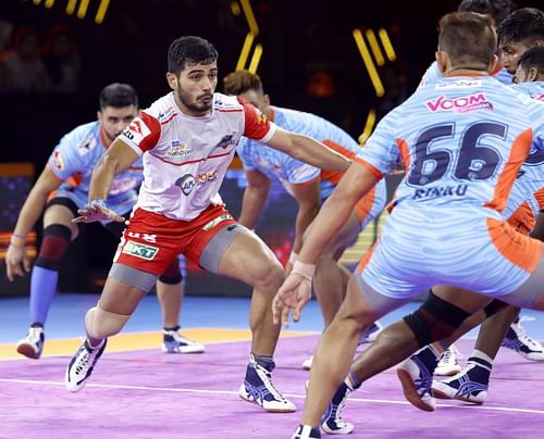 Haryana Steelers' Vikash Kandola in action