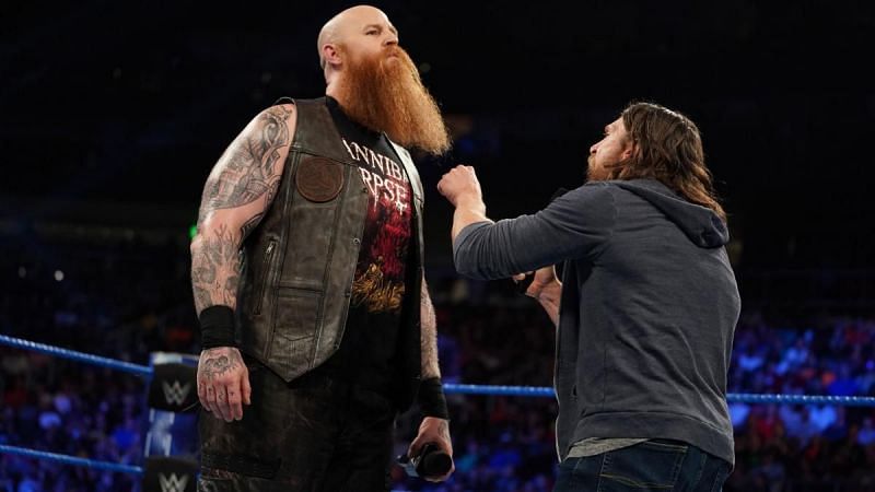 Erick Rowan wearing a Cannibal Corpse t-shirt on the latest episode of WWE SmackDown Live