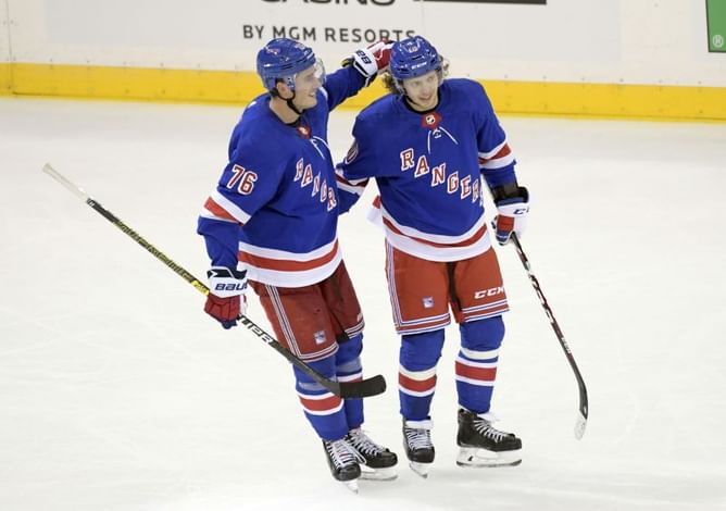 Panarin powers Rangers to 3-1 win over Islanders
