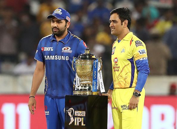 Rohit Sharma and MS Dhoni posing with the trophy before the 2019 IPL Final