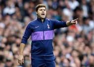 Pochettino directs his wards.